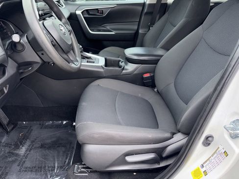 Used 2024 Toyota RAV4 LE image 17