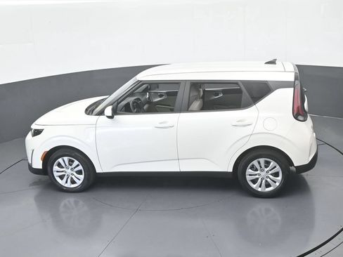 Used 2023 Kia Soul LX FWD image 44