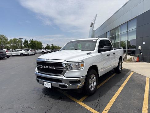 Used 2022 RAM 1500 Tradesman w/ SXT Appearance Group AWD/4WD image 3