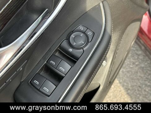 Used 2023 Buick Envision Essence image 12