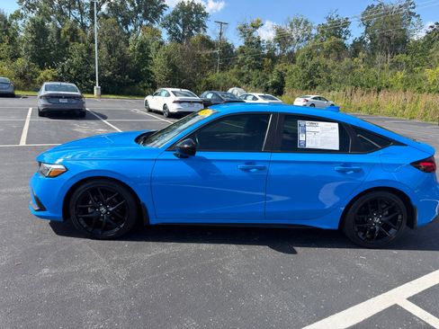 Used 2024 Honda Civic Sport image 3