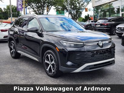 Used 2025 Volkswagen Tiguan SE