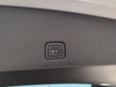 Used 2020 Cadillac XT6 Sport w/ Platinum Package image 12