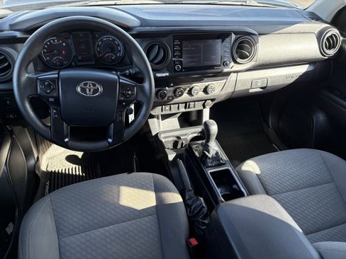 Used 2020 Toyota Tacoma SR image 13