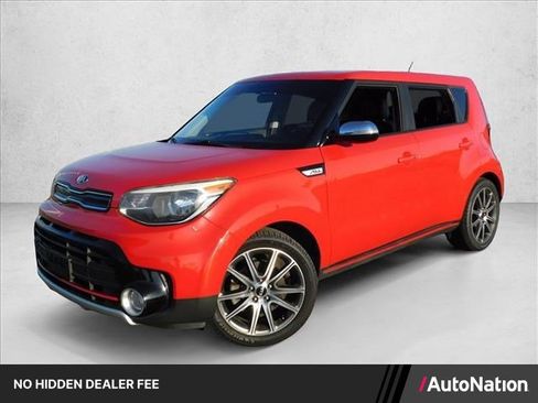 Used 2018 Kia Soul ! FWD image 1