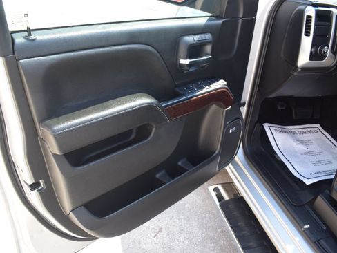 Used 2017 GMC Sierra 1500 SLT w/ SLT Premium Package RWD image 9
