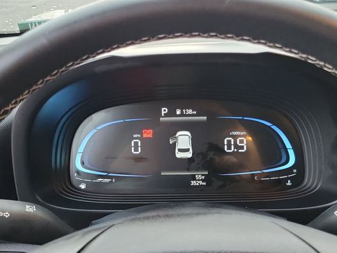 Certified 2025 Hyundai Venue Limited image 8