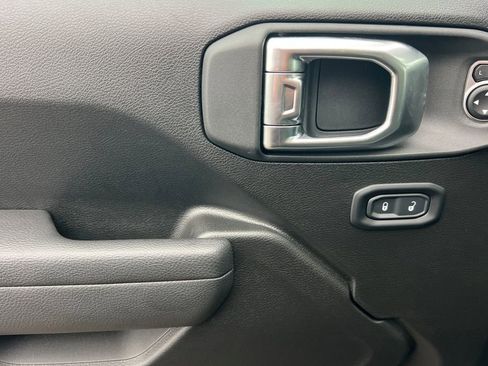 New 2026 Jeep Wrangler Unlimited Rubicon w/ Safety Group image 11