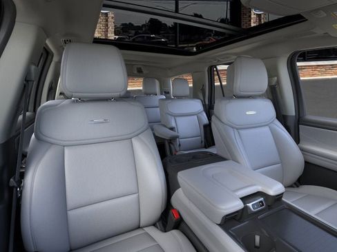 New 2026 Ford Expedition Platinum w/ Driver's Package image 10