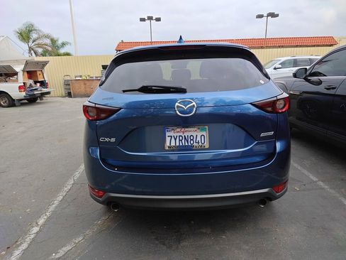 Used 2017 MAZDA CX-5 Touring w/ Preferred Equipment Package FWD image 4