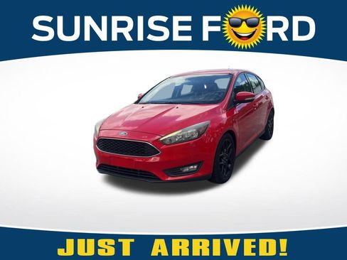 Used 2016 Ford Focus SE w/ Equipment Group 201A FWD image 1