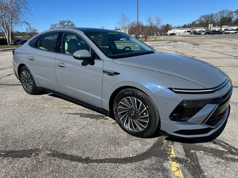 New 2026 Hyundai Sonata SEL FWD image 7