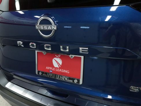 Used 2022 Nissan Rogue SV w/ SV Premium Package FWD image 31