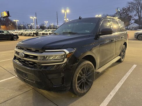 Used 2024 Ford Expedition XLT image 7