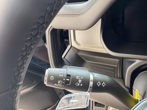 New 2026 Land Rover Defender 110 OCTA AWD/4WD image 19