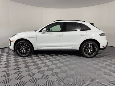New 2026 Porsche Macan image 2