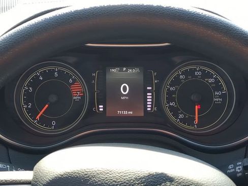 Used 2021 Jeep Cherokee Latitude image 23