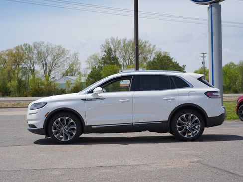 Used 2023 Lincoln Nautilus Reserve AWD/4WD image 7