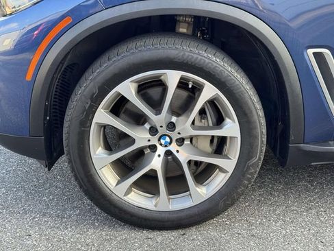 Used 2020 BMW X5 xDrive50i w/ Premium Package AWD/4WD image 10