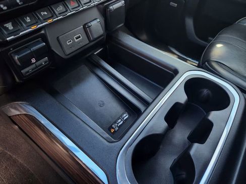 Used 2022 Chevrolet Silverado 2500 High Country w/ Safety Package II image 22