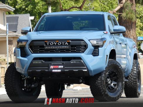 Used 2026 Toyota Tacoma SR5 AWD/4WD image 4
