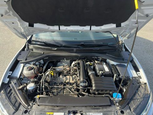 Used 2019 Volkswagen Jetta SE w/ Cold Weather Package FWD image 41