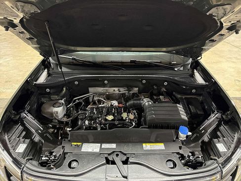 Used 2024 Volkswagen Atlas Peak Edition SE AWD/4WD image 12