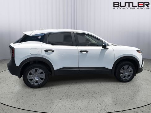 Used 2025 Nissan Kicks S FWD image 7