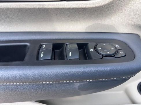 Used 2024 GMC Terrain Denali image 18