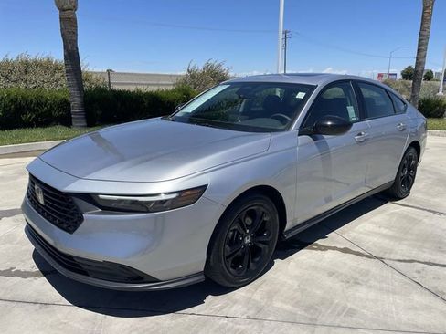 Used 2025 Honda Accord SE image 4