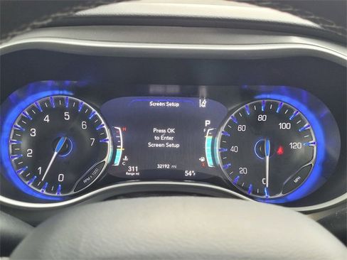 Certified 2025 Chrysler Pacifica Select image 8