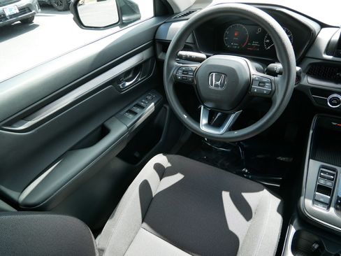 Used 2025 Honda CR-V LX image 9