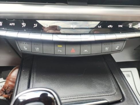 Used 2024 Cadillac XT4 Premium Luxury AWD/4WD image 22