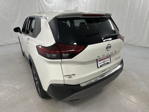 Used 2023 Nissan Rogue SV image 5
