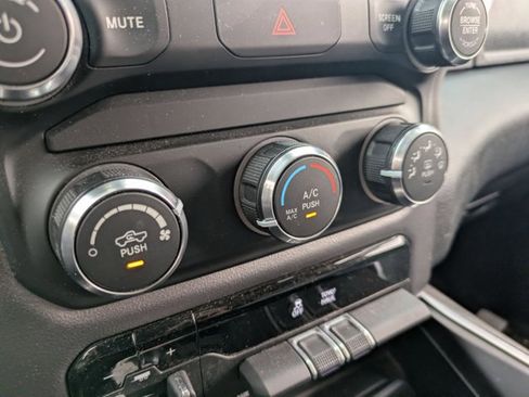 Used 2020 RAM 1500 Lone Star AWD/4WD image 11