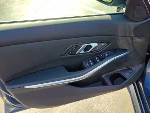 Certified 2025 BMW 330i Sedan image 17