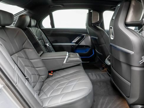 Used 2024 BMW 760i xDrive 760i xDrive w/ Executive Package image 16