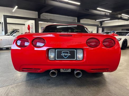Used 2004 Chevrolet Corvette Coupe w/ Roof Package image 11