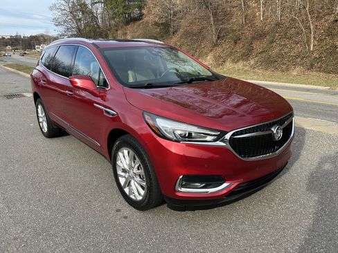 Used 2018 Buick Enclave Premium w/ Experience Buick Package image 10