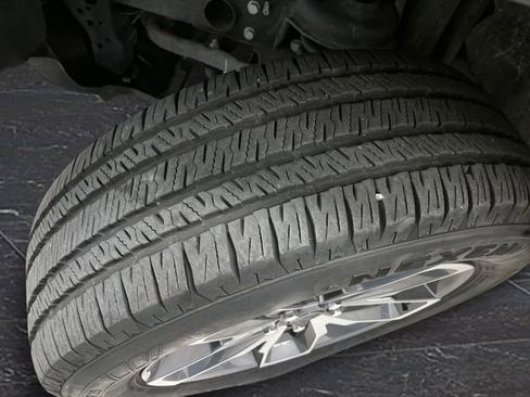 Used 2024 Jeep Wrangler Unlimited image 34