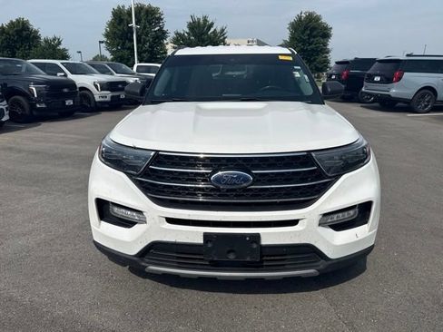 Used 2021 Ford Explorer XLT w/ Equipment Group 202A AWD/4WD image 2