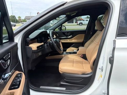 Used 2022 Lincoln Corsair Reserve w/ Equipment Group 201A AWD/4WD image 9