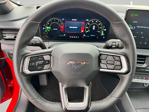 Used 2025 Ford Mustang Coupe RWD image 16