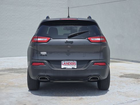 Used 2016 Jeep Cherokee Latitude w/ Comfort/Convenience Group AWD/4WD image 6