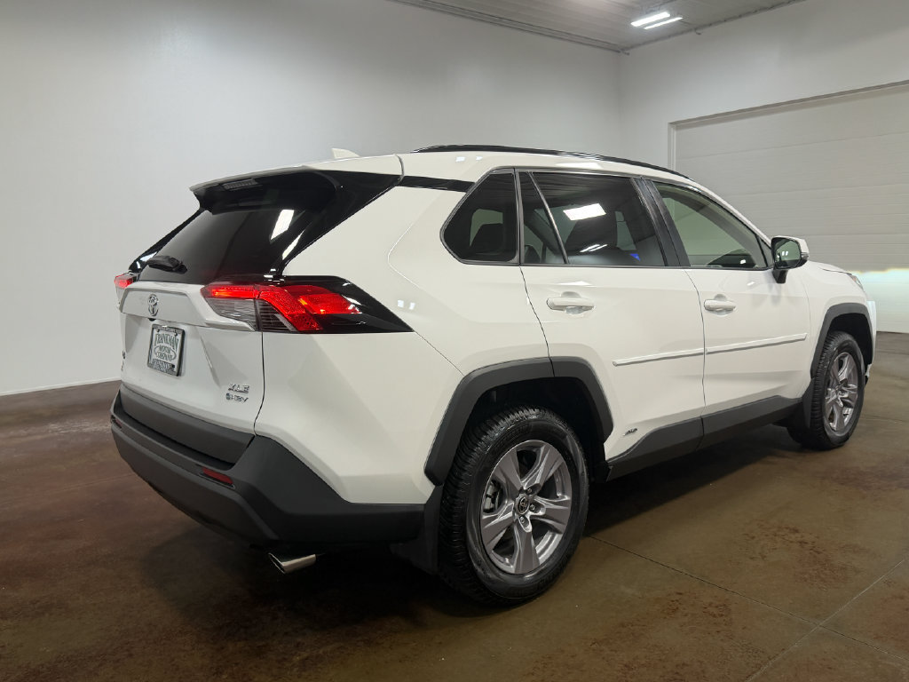 Used 2025 Toyota RAV4 XLE AWD/4WD image 34