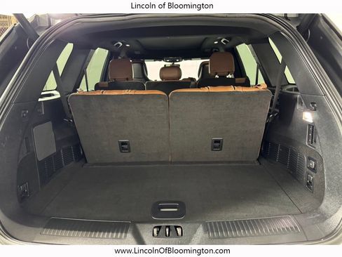 Used 2023 Lincoln Aviator Reserve w/ Equipment Group 201A AWD/4WD image 17