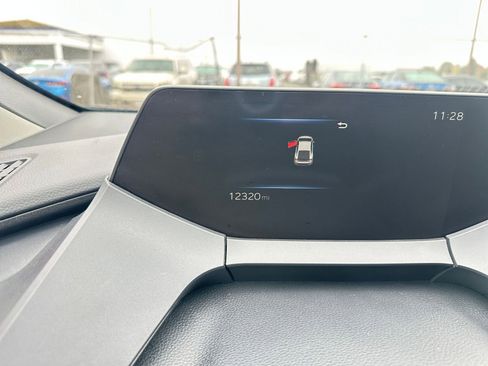 Used 2025 Toyota Prius LE image 40