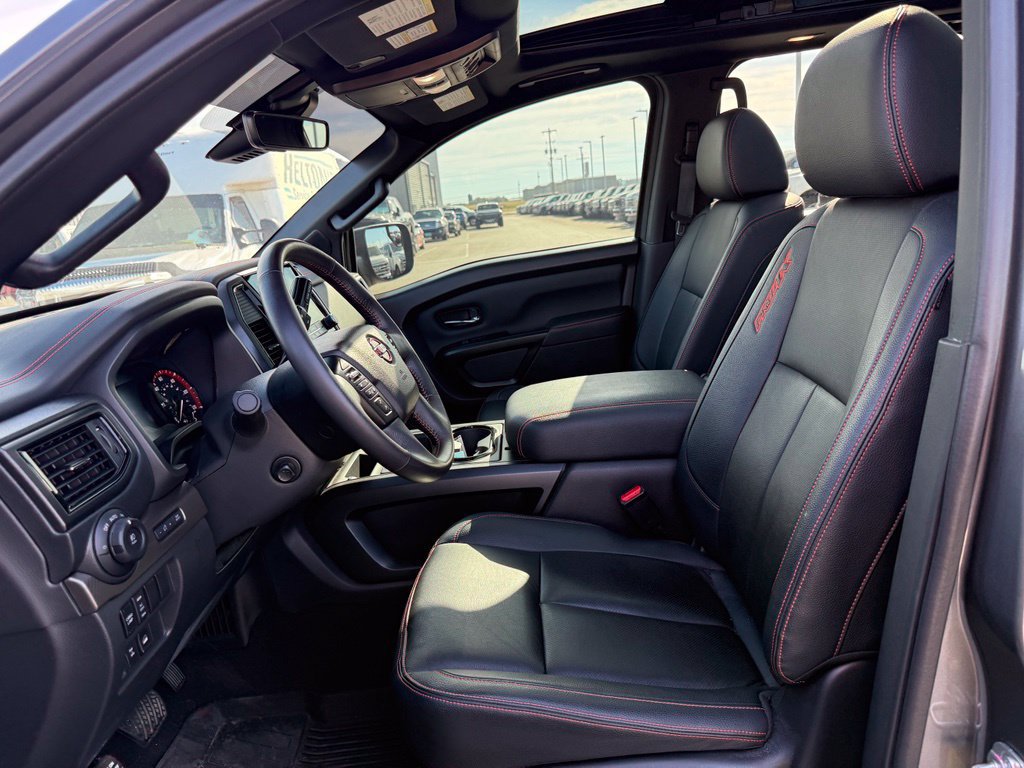 Used 2024 Nissan Titan PRO-4X w/ Pro-4x Convenience Package AWD/4WD image 5