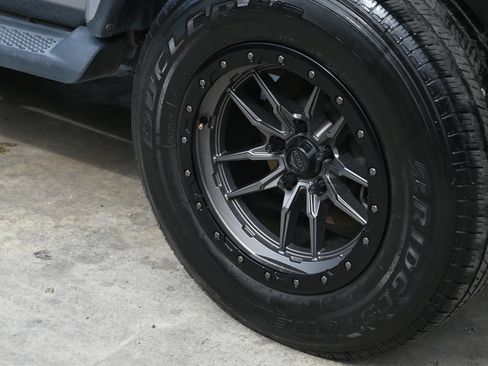 Used 2019 Jeep Wrangler Unlimited Sahara AWD/4WD image 8