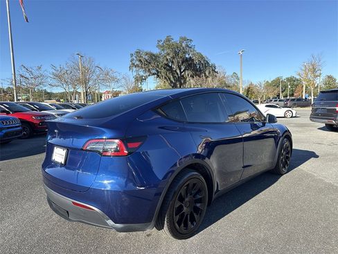 Used 2023 Tesla Model Y Long Range image 3